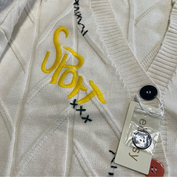 Ebossy NEW Women’s Embroidered Chunky Soft Sweater In White Sz.S Retro Chunky - Picture 4 of 10